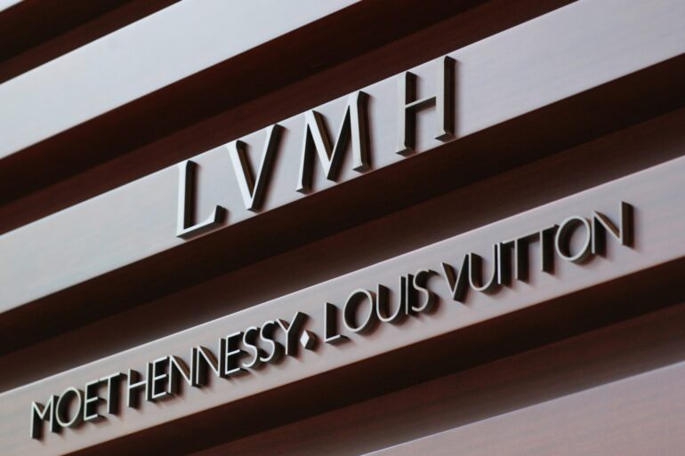 Η LVMH χτυπάει “κόκκινο” μετά από αδύναμες επιδόσεις στο β΄ τρίμηνο