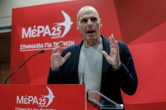 varoufakis 696x464 1