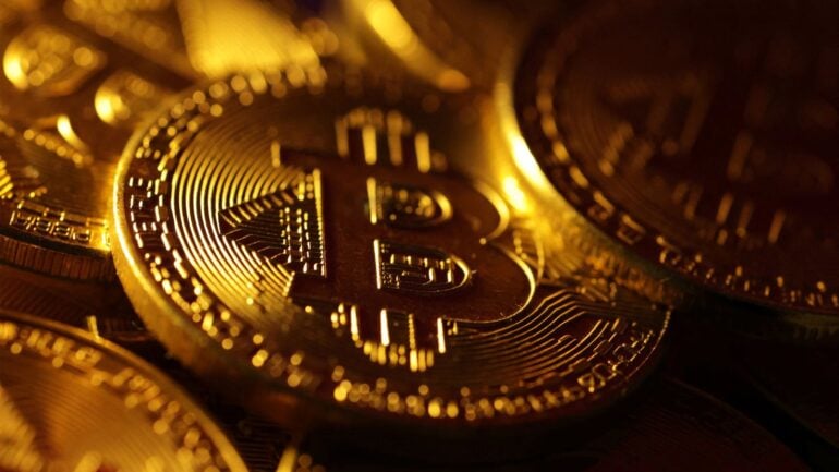 Bitcoin: Επιστροφή στα ύψη, ξεπερνώντας τα 96.000 δολ. –  Εκτινάσσονται τα cryptos