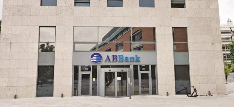 Πού το πάει ο Αρ. Μυστακίδης με την ABBank;